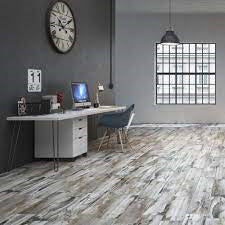 PISO QUEBEC SILVER 18X60.6 CM 1.64 M2/CAJA 1A (522030413648351) VITRO